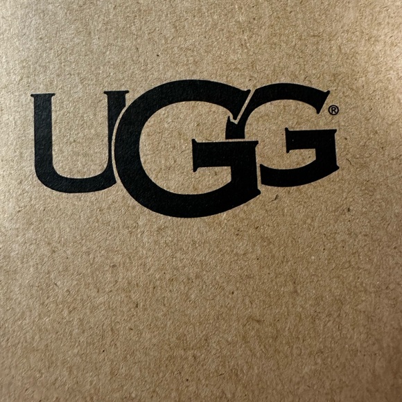 Last One!!!UGG Ansley Black Suede Moccasin Slippers - Picture 10 of 10